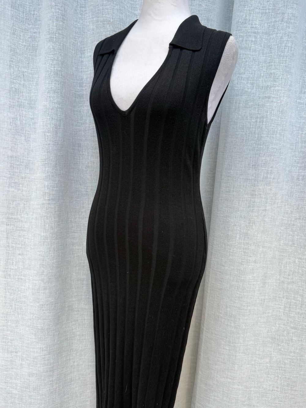 Endless rose black v-beck ribbed knitted dress